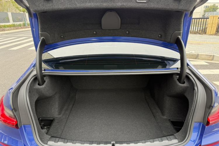 Used BMW 3 Series 2022 Restyled 330Li xDrive M Sport Night Edition Package Interior 4