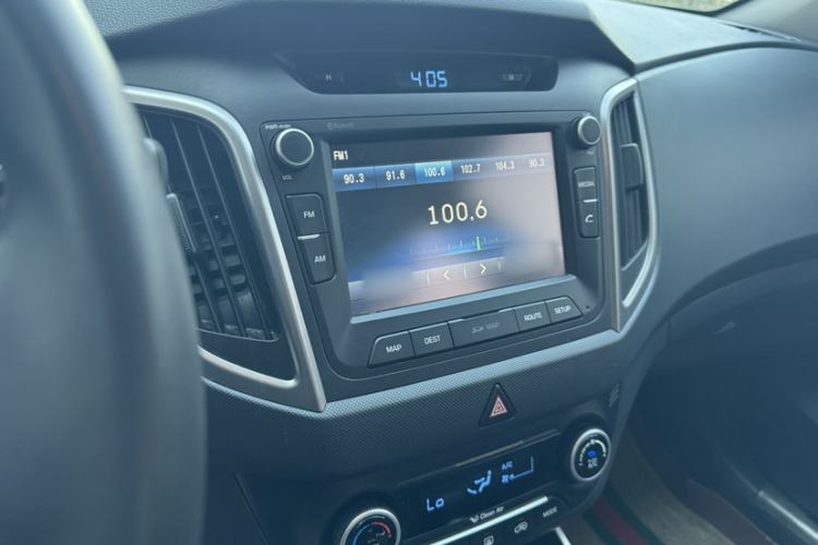 Used Hyundai ix25 2015 2.0L Automatic Two-Wheel Drive Intelligent GLS Interior 3