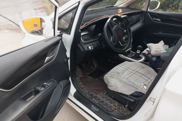 Used BYD Song MAX 2017 1.5T Manual Smart Connect Luxury 7-Seater
