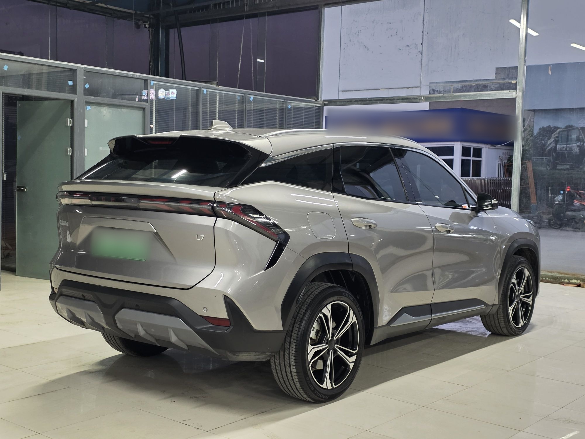 Geely Galaxy L7 2025 EM-i 115km Exploration+ Edition — снимка 5