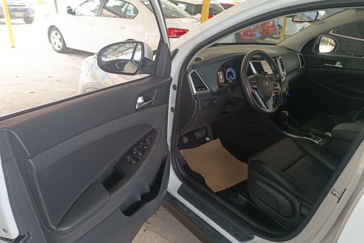 Used Hyundai Tucson 2015 1.6T Dual-Clutch Two-Wheel-Drive Smart Model Driver Seat