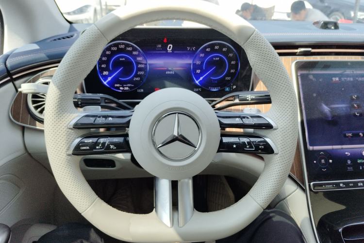 Used Mercedes-Benz EQE 2022 350 Pioneer Edition
