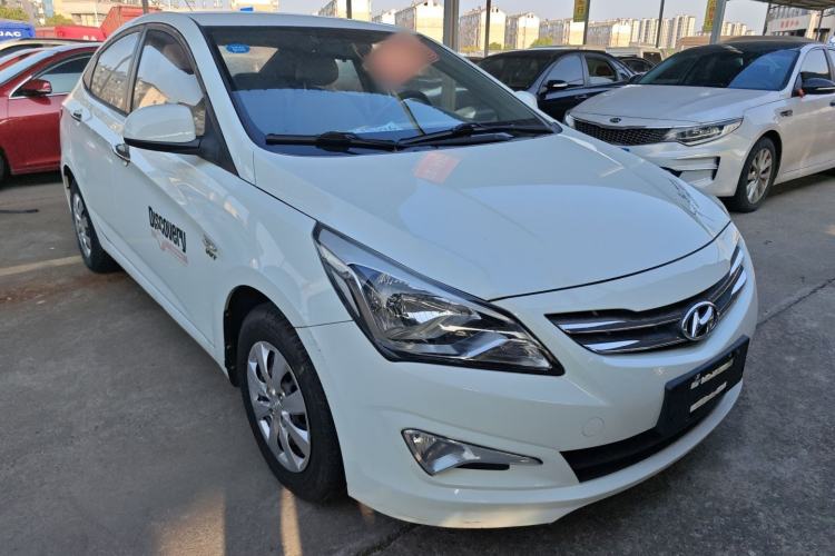 Used Hyundai Verna (older generation) 2014 1.4L Manual Smart GLS Trim