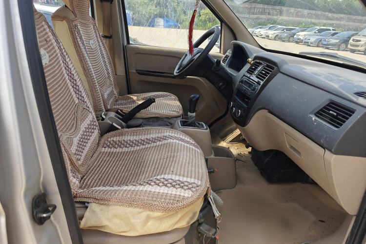 Used Wuling Rongguang 2014 1.5L S Standard Version