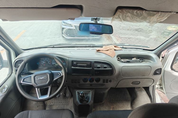 Used JMC Transit 2019 2.8T Commercial Version Short Wheelbase Mid-Roof 6-Seater China VI JX493