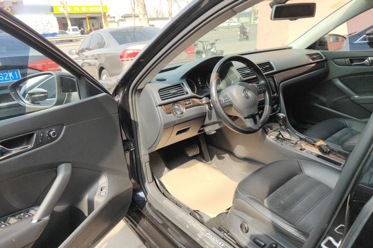 Used Volkswagen Passat 2015 1.8TSI DSG Ultimate Edition Driver Seat