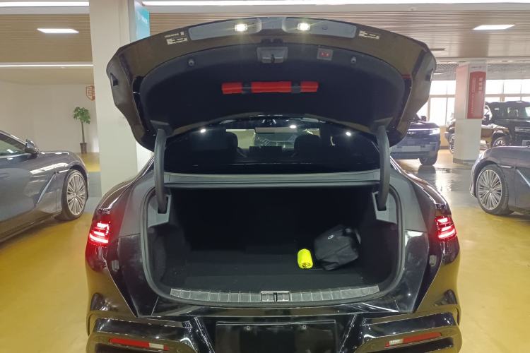 Used Denza Z9 2024 1100 km Four-Wheel Drive Max Version
