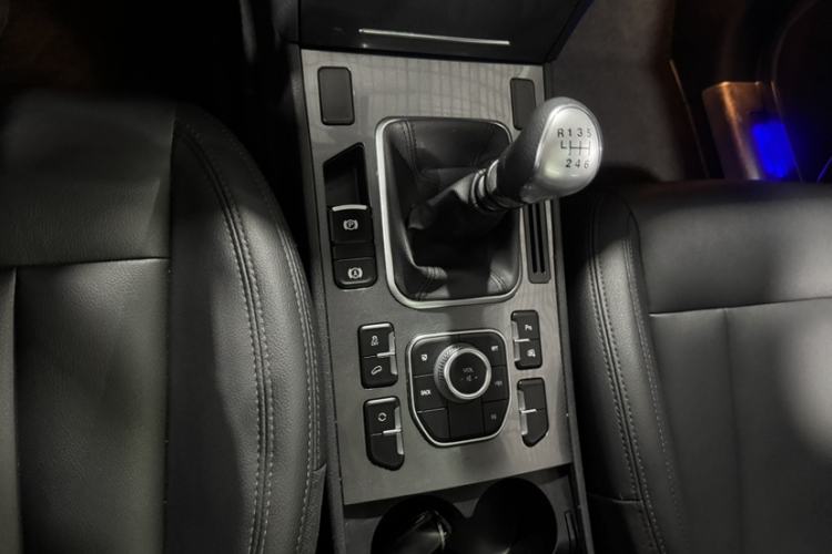 Used Haval H6 Coupe 2015 Blue-Label Facelift 2.0T Manual Two-Wheel Drive Urban Version
