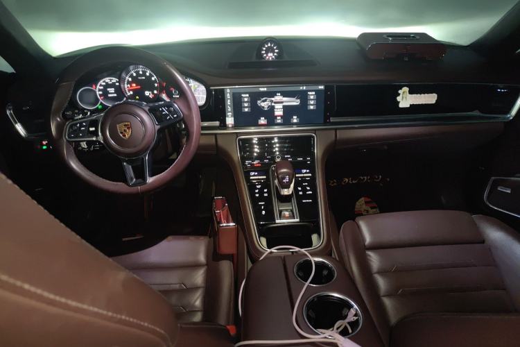 Used Porsche Panamera 2017 Panamera 4 Executive Long Wheelbase 3.0T Center Console