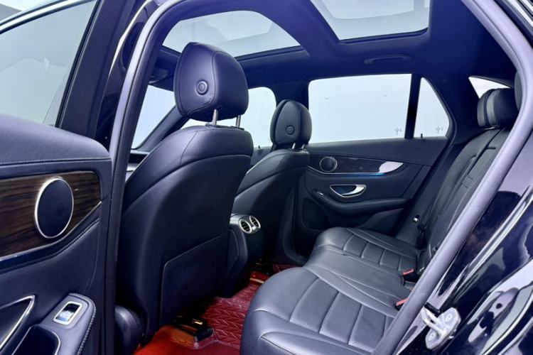 Used Mercedes-Benz GLC 2018 Facelift GLC 260 4MATIC Luxury Edition Interior 7