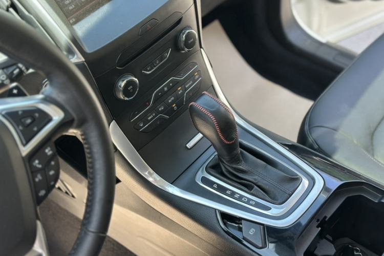 Used Ford Edge 2015 2.0T GTDi 4x4 High-Grade Model