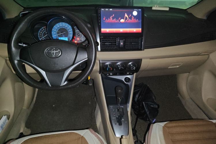 Used Toyota YARiS L Zhi Xuan 2014 1.5G Automatic Xuan Dong Edition Center Console