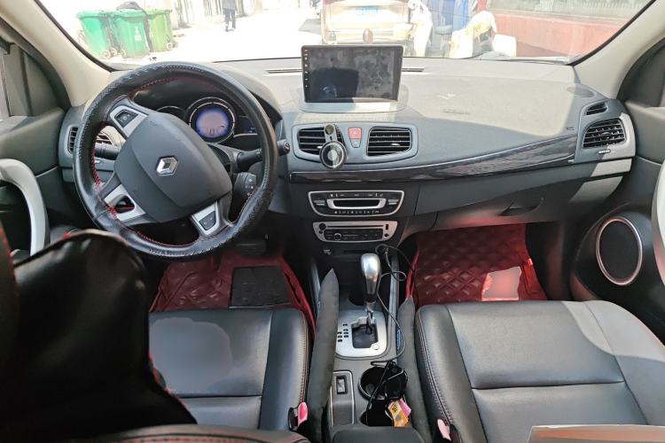 Used Renault Fluence 2013 2.0L Standard Edition
