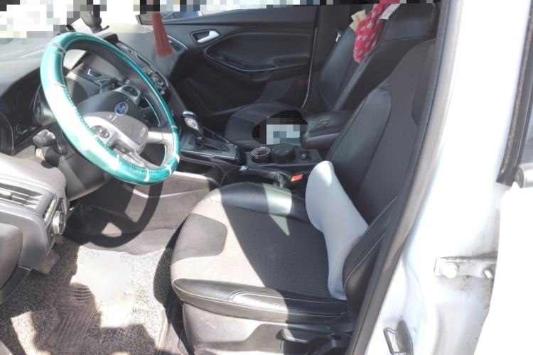 Used Ford Focus 2012 Hatchback 1.6L Automatic Fashion Edition Left Front Seat