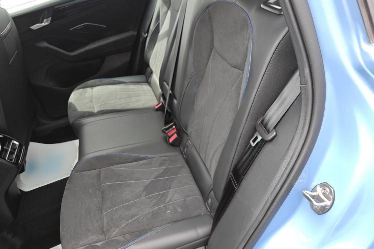 Used Volkswagen Tiguan L 2024 PRO 380TSI Four-Wheel Drive R-Line Prestige Edition Left Rear Seat