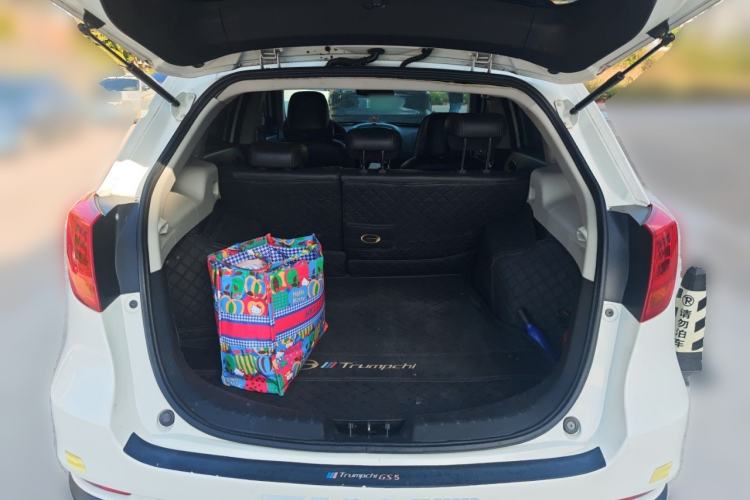 Used GAC Trumpchi GS5 2013 2.0L Automatic Two-Wheel Drive Light Interior Special Edition
