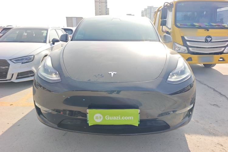 Used Tesla Model Y 2021 Long-Range All-Wheel-Drive Version Front