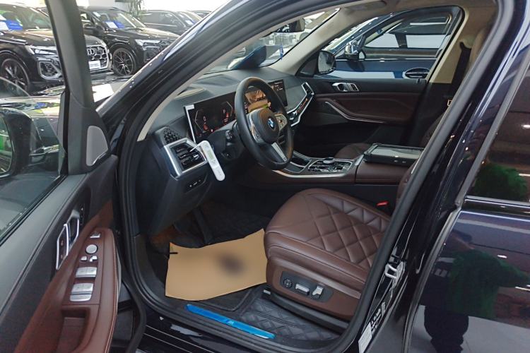 Used BMW X5 2023 xDrive 30Li Luxury M Sport Night Edition Package