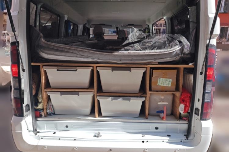 Used JMC Fushun 2023 2.0T Manual Short Wheelbase Low-Roof Commercial Multi-Purpose Passenger Vehicle 6 Seats with Lift-Up Tailgate
