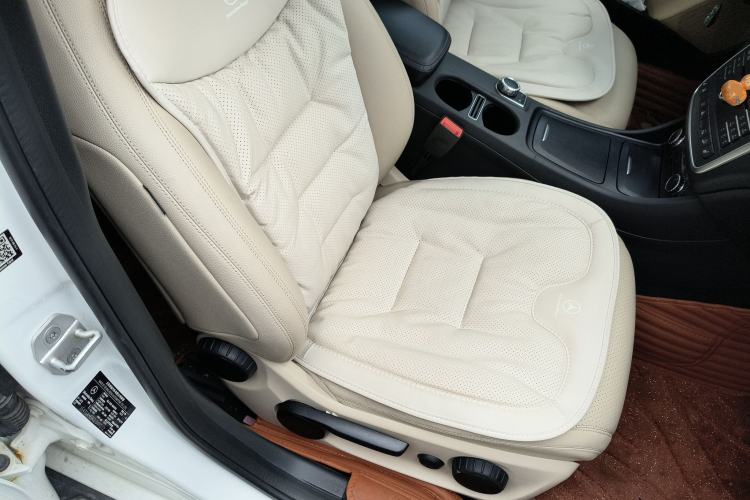 Used Mercedes-Benz GLA 2016 GLA 220 4MATIC Fashion Edition Right Front Seat