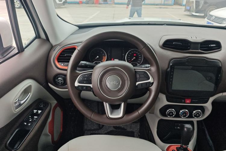 Used Jeep Renegade 2017 180T Automatic High-Energy Version
