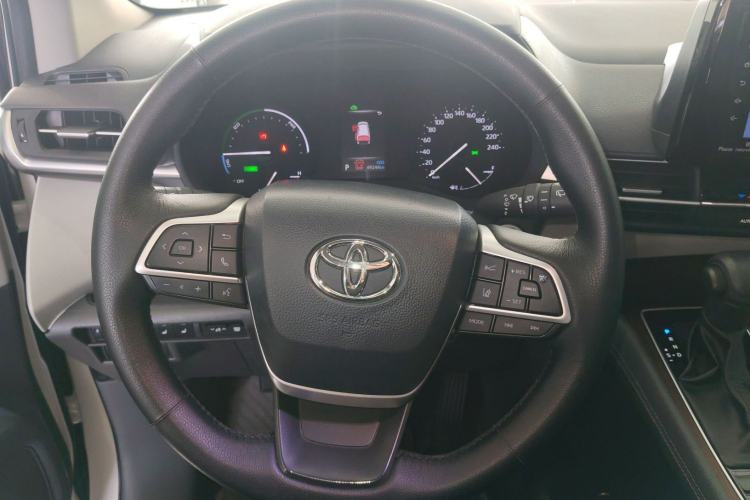 Used Toyota SIENNA 2023 2.5L Hybrid Comfort Edition Steering Wheel