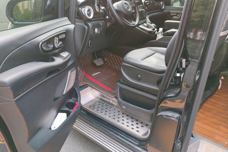 Used Mercedes-Benz V-Class 2018 V 260 Avantgarde Edition China VI
