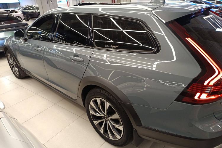 Used Volvo V90 2022 Cross Country B5 AWD Smart Range Edition
