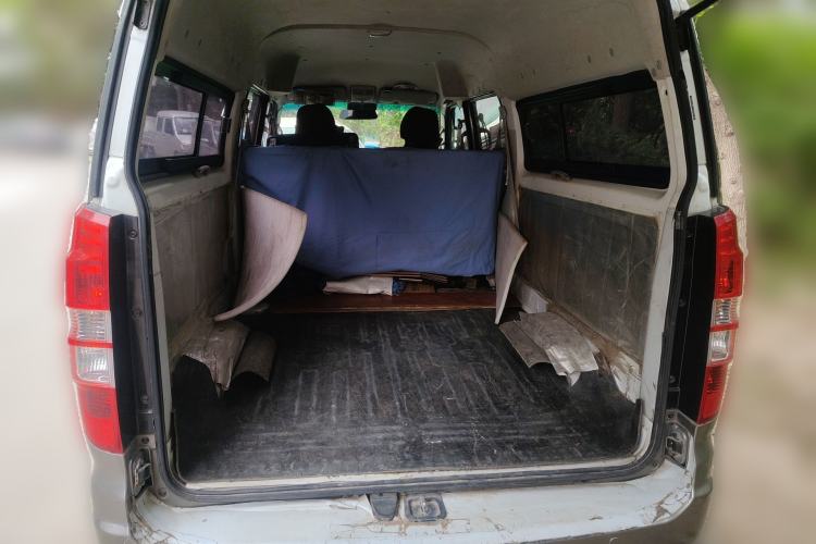 Used Jinbei New Hiace S 2023 1.5L Wealth Edition Passenger Van 5/6/7-Seater Non-Air-Conditioned Version SWC15M