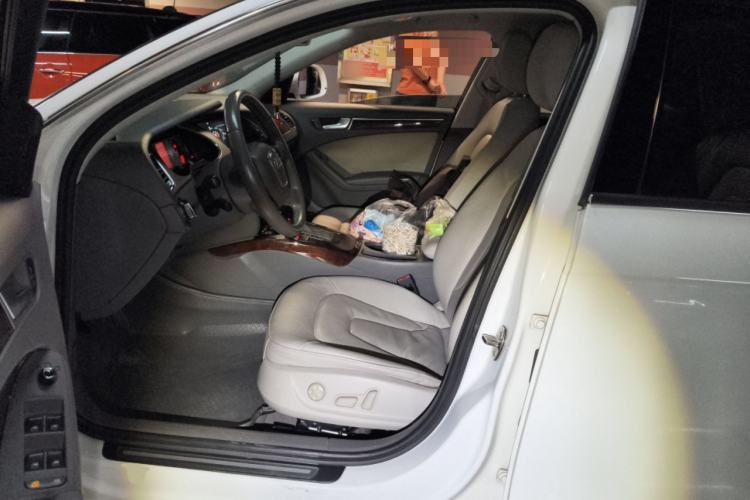 Used Audi A4L 2012 2.0 TFSI automatic Comfort trim level Left Front Seat