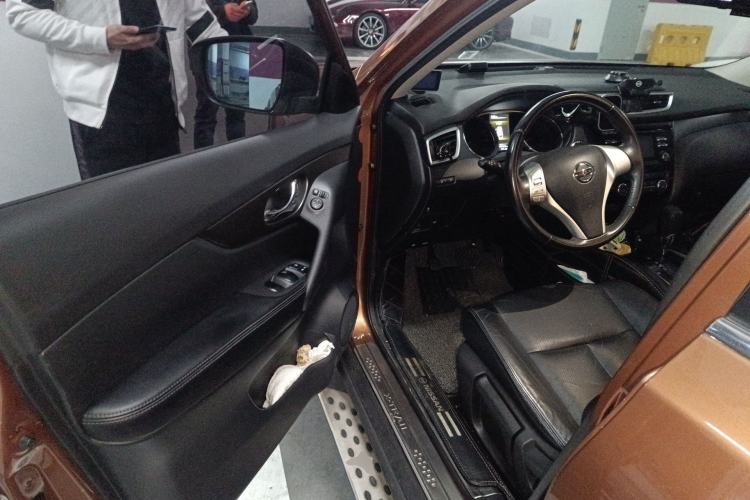 Used Nissan X-Trail 2014 2.0L CVT Comfort Edition 2WD Driver Seat