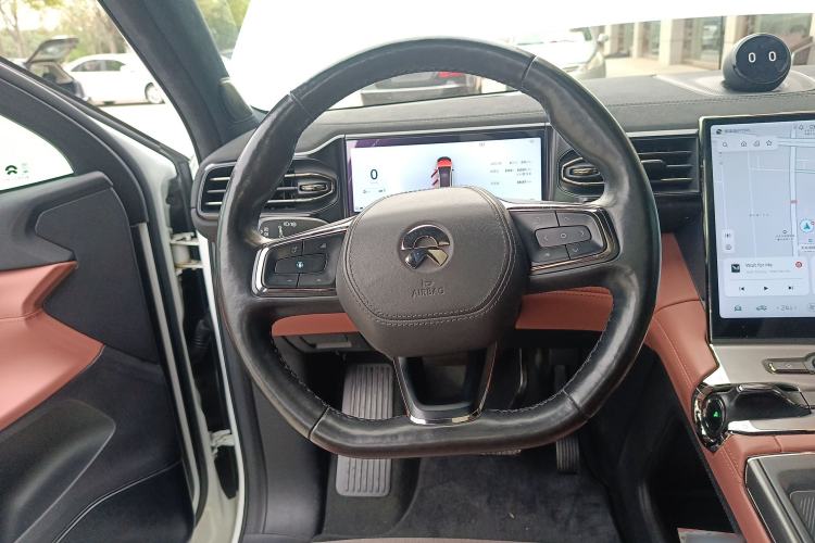 Used Nio EC6 2022 75 kWh Signature Edition Steering Wheel