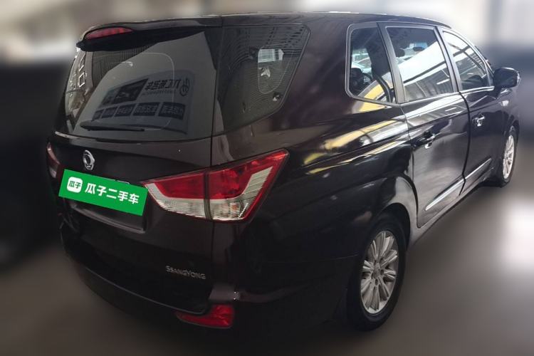 Used SsangYong Rodius 2014 2.0T Diesel Two-Wheel Drive Luxury Navigation Edition
