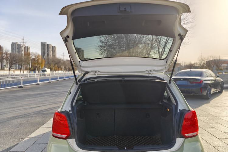 Used Volkswagen Polo 2018 1.5L Automatic Enjoyment Model
