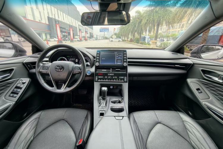 Used Toyota Avalon 2019 Dual-Engine 2.5L XLE Prestige Version China VI Standard
