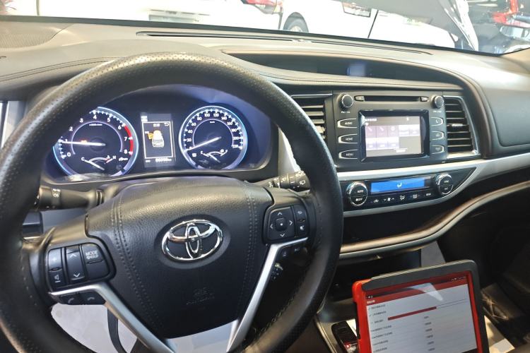 Used Toyota Highlander 2018 2.0T Two-Wheel Drive Luxury Edition 7 Seats China VI Standard
