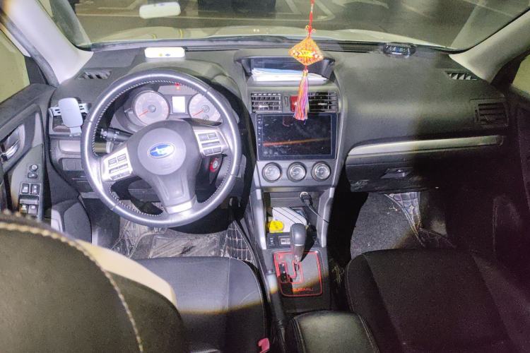 Used Subaru Forester 2013 2.0i Automatic Luxury Edition Center Console