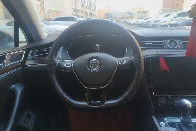 Used Volkswagen Magotan 2017 330TSI DSG Luxury Model