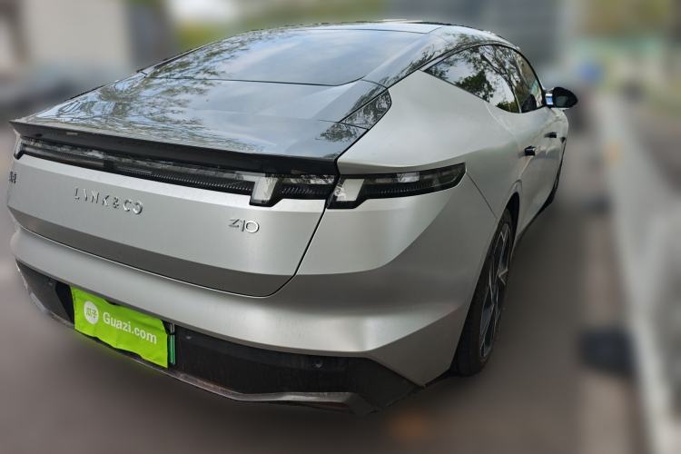 Used Lynk & Co Z10 2025 95 kWh 702 km All-Wheel-Drive Halo