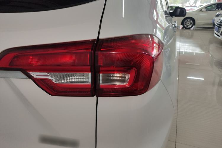 Used Haval M6 2019 1.5T DCT Two-Wheel Drive Elite Version China V Standard Exterior 3