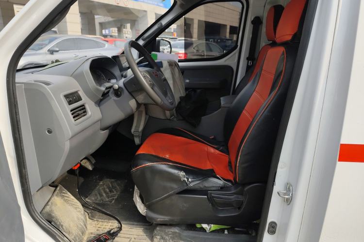 Used Wuling Yangguang 2024 300km Comfort Version with Sealed Windows 60kW