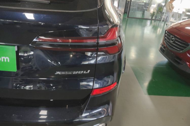 Used BMW X5 2023 xDrive 30Li Luxury M Sport Package
