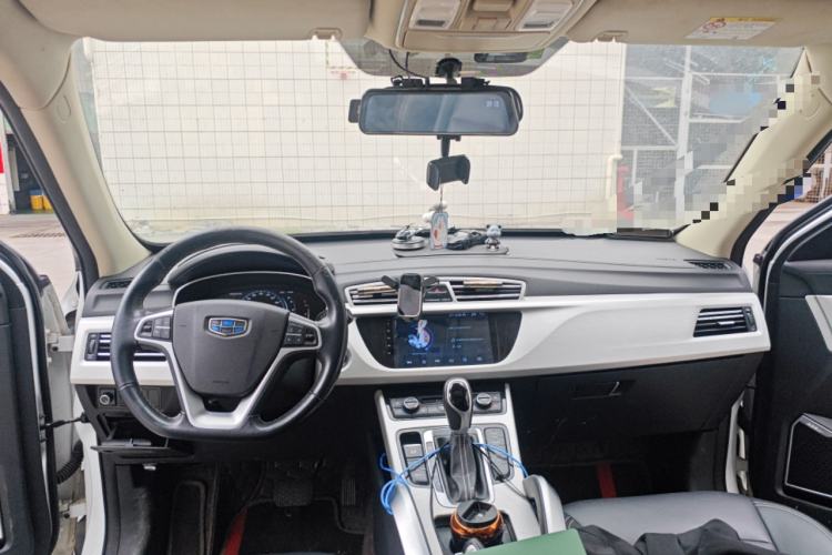 Used Geely Auto Emgrand X7 Sport 2018 1.8TD Automatic Two-Wheel Drive Smart Connect 4G Internet Edition
