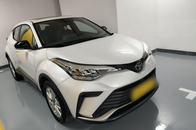 Used Toyota IZOA 2023 2.0L Enjoy Edition Front Right 45 Deg