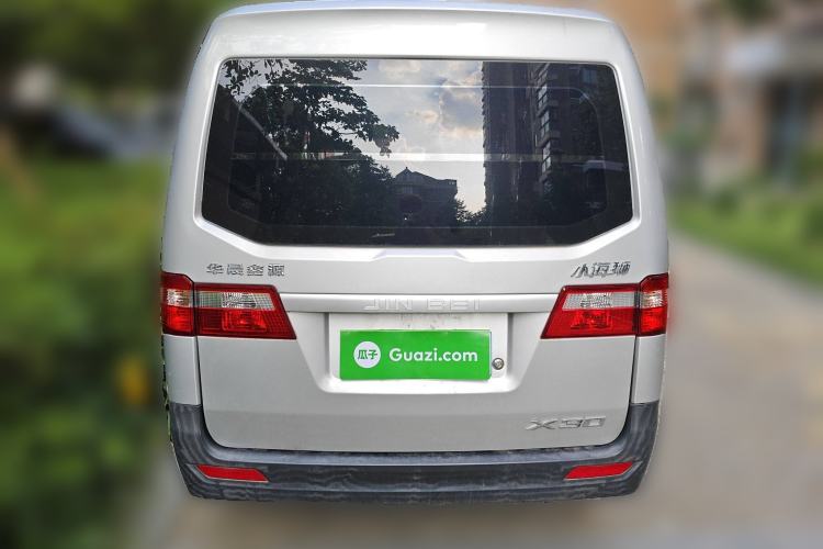 Used Jinbei Hiace X30 2023 1.5L Super-Comfortable Passenger Van 5/6/7-Seater Non-Air-Conditioned Version Model SWC15M
