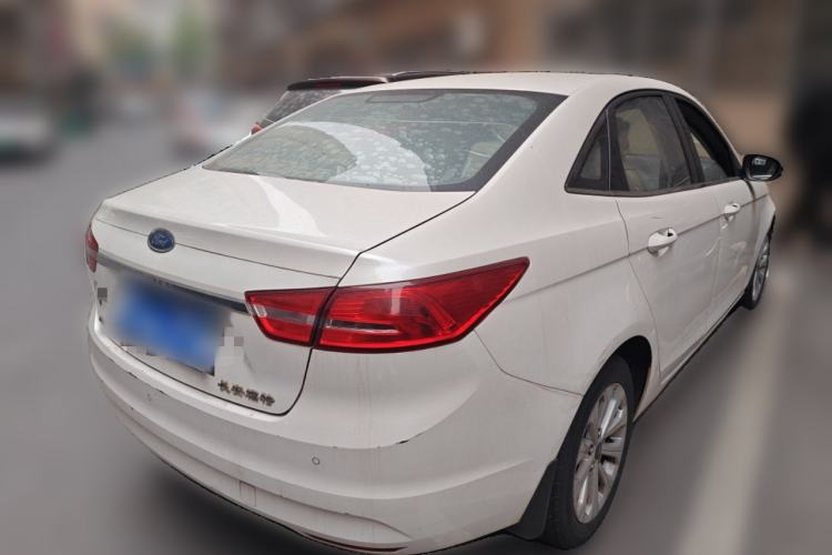 Used Ford Escort 2015 1.5L Manual Fashion Edition