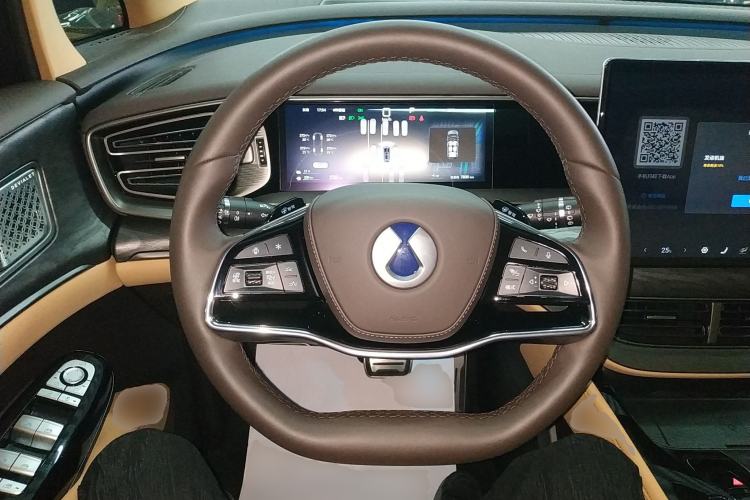 Used Denza D9 2025 DM-i Intelligent Drive 1020 Four-Wheel Drive Prestige Model Steering Wheel