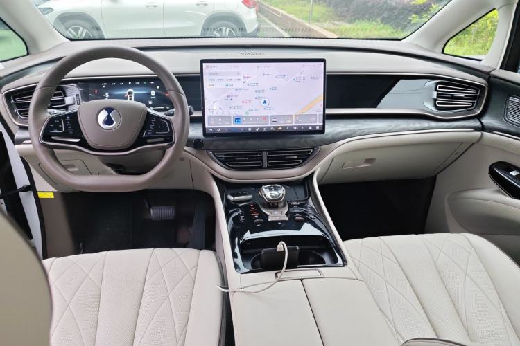 Used Denza D9 2022 DM-i 1040 Prestige Model