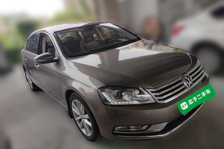 Used Volkswagen Magotan 2012 2.0 TSI Prestige Edition Front Right 45 Deg