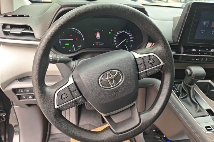 Used Toyota Granvia 2023 2.5L Hybrid Luxury Edition